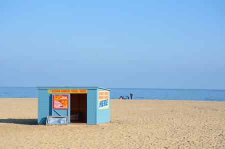 Great Yarmouth  Norfolk  , United Kingdom - October 25, 2016:  Deckchair Hire hut on Beach at Great Yarmouth Norfolk Ukの写真素材
