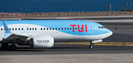 Tenerife, Spain July 29 st, 2023. TUI fly Airlines Boeing 737. Image of a TUI fly Airlines plane taxiing at Tenerifeのeditorial素材