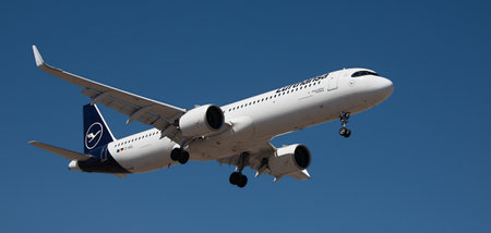 Tenerife, Spain February 21 st, 2024. Airbus A321-271NX Lufthansa Airlines flies in the blue sky. Landing at Tenerife Airportのeditorial素材