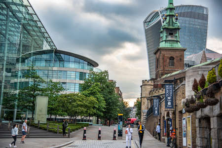 Old and new buildings in city of Londonのeditorial素材