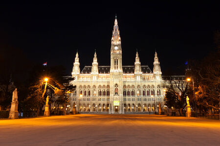 Night scene with town hall in Vienna, Austria のeditorial素材