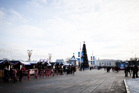 MINSK, BELARUS - DECEMBER 20, 2017: AT THE CENTRAL AREA OF MINSK people celebrate Christmasのeditorial素材