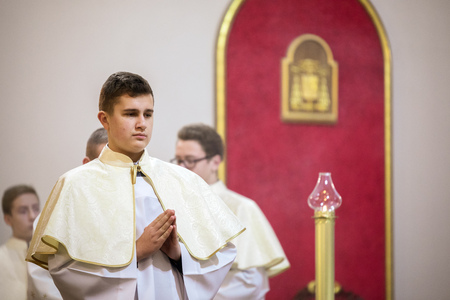 MINSK, BELARUS - 25 DECEMBER, 2018: church service in front of crowd in the interior of a churchのeditorial素材