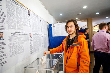 MINSK, BELARUS - 1 APRIL, 2019: Voting in the elections of the President of Ukraine at one of the polling stations in Minskのeditorial素材
