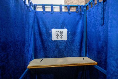 MINSK, BELARUS - 21 APRIL, 2019: Voting in the elections of the President of Ukraine at one of the polling stations in Minskのeditorial素材