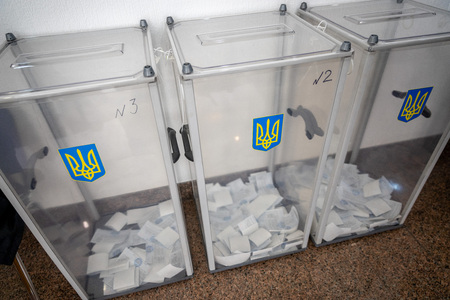 MINSK, BELARUS - 21 APRIL, 2019: Voting in the elections of the President of Ukraine at one of the polling stations in Minskのeditorial素材