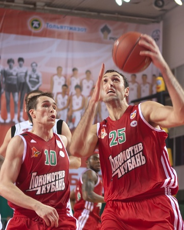 SAMARA, RUSSIA - NOVEMBER 02: Shabalkin Nikita of BC Lokomotiv-Kuban, with ball, is on the attack during a BC Krasnye Krylia game on November 02, 2011 in Samara, Russia.のeditorial素材