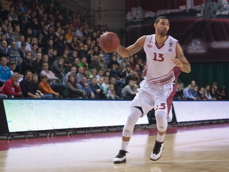 SAMARA, RUSSIA - NOVEMBER 03: Chester Simmons of BC Krasnye Krylia, with ball, is on the attack during a BC Triumph game on November 03, 2012 in Samara, Russia.のeditorial素材