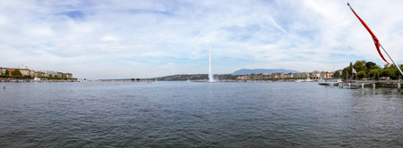 Panoramic view of Geneva lake on a sunny dayの写真素材