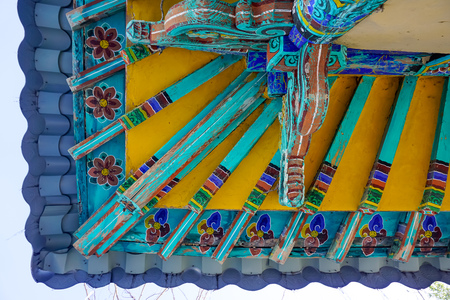 The colorful roof of a Korean temple