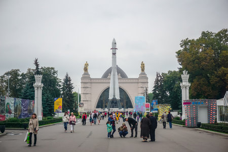 Moscow, Russia - September 6, 2019: People walk in the VDNKh parkのeditorial素材