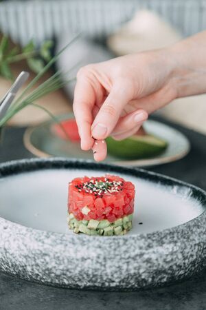 cooking Tartar of beef and in the supply of liquid nitrogenの写真素材