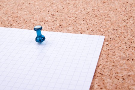 Blank note on cork boardの写真素材