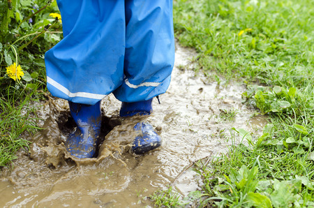 泥遊びの写真 イラスト素材一覧 2 381件 ストックフォトのamanaimages Plus