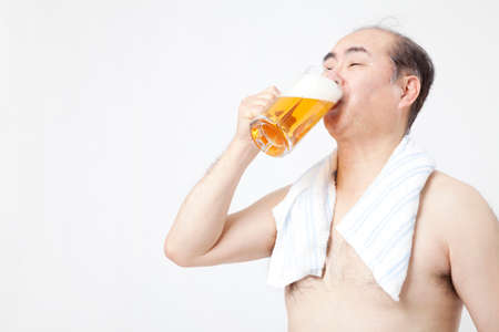 Metabo men drinking beer in the bath