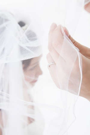 Bride and groom to bearupの写真素材