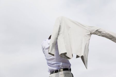Men who put on a jacket