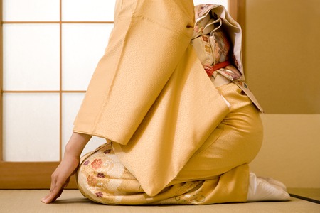 Women's kimono to kneelの写真素材