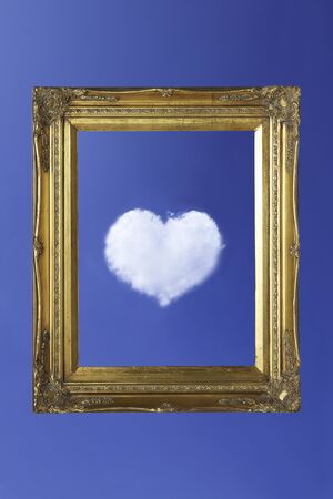 Heart of clouds that entered the forehead