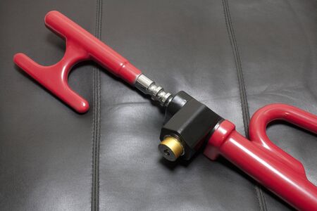 Anti-theft steering wheel lock