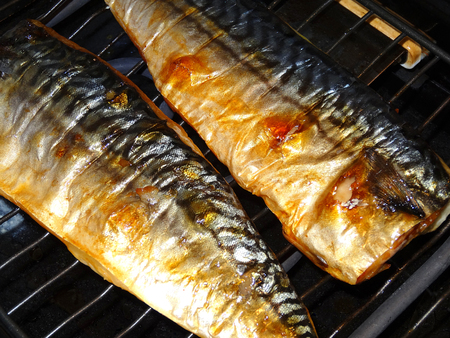 Mackerel to bake in roasterの写真素材