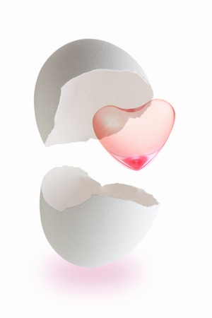 The egg shells and heartの写真素材