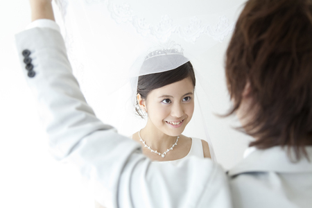 Bride to let raise the veilの写真素材