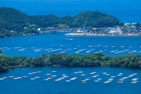 Oyster raft of Kumihamawanの写真素材