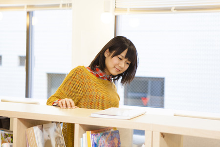 Look for this girlの写真素材