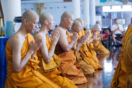 BANGKOKI, THAILAND - NOVEMBER 26, 2011. series of the ordination ceremony that change the Thai young men to be the new monks at Wat Tunglanna.のeditorial素材