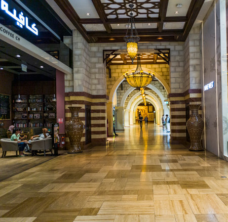 Dubai, UAE - 09.27.2022 - Shot of the inside of the dubai mallのeditorial素材