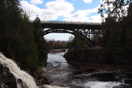 Bridge at Gooseberry Fallsの写真素材
