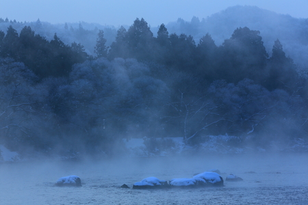 Winter view of the riverの写真素材