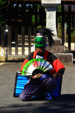Traditional Japanese performer in Kamakura, Japan.の写真素材