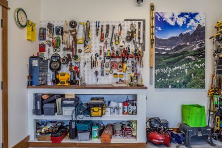 DIYers rejoice with this garage
