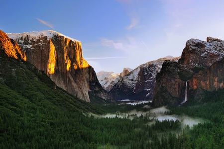 Yosemite Tunnel View Sunriseの写真素材