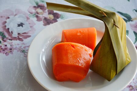 papaya and Thai coconut munchkin