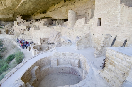 Mesa Verde, Usa - August 24, 2007: Tourists visiting Cliff Palace. The place was inhabited from A.D. 600 to 1300のeditorial素材
