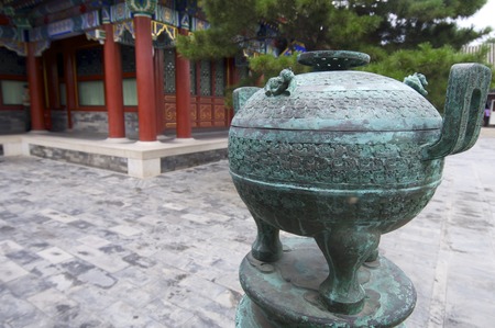 Bronze figure in Yiheyuan Summer Palace, Beijing, Chinaのeditorial素材