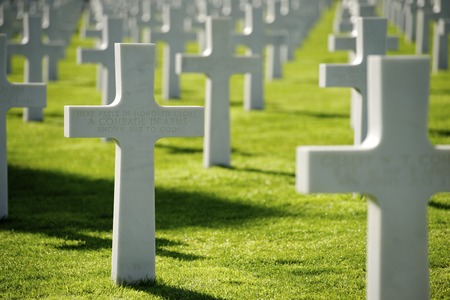 White crosses in American Cemetery, Coleville-sur-Mer, Omaha Beach, Normandy, France.のeditorial素材