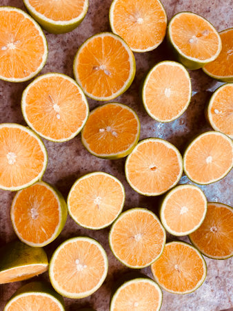 <p>Oranges halves before being squeezed into a delicious and healthy orange juice, my favorite breakfast</p>の写真素材