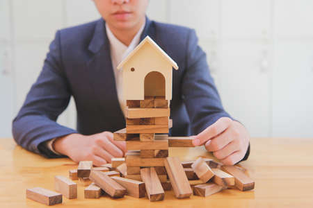 Real estate planning and financial investment risk prevention, prevent the risk of the house.plan...
