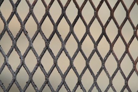 Metal grid pattern