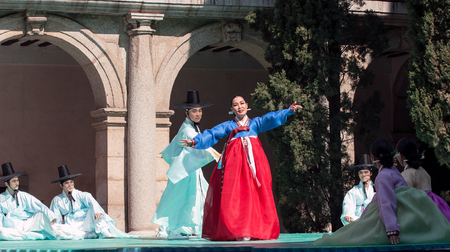 Alcala de Henares, Madrid, Spain. July 20, 2017: Exhibition of Korean dance at the Cisneriana University of AlcalÃ¡ de Henaresのeditorial素材