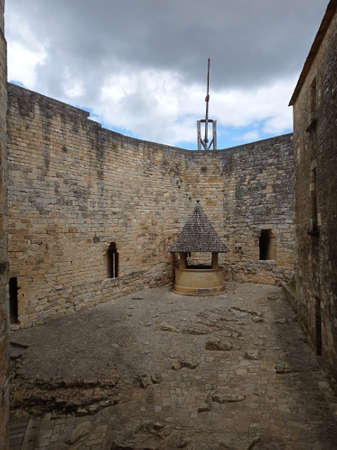 Castelnaud-la-chapelle, Dordogne, France - Jully 3 2020: Medieval trebuchet catapult Castelnaud Castle in Dordogne valley, Perigord Noir, Franceのeditorial素材