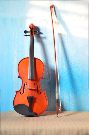 Violin and wall background の写真素材