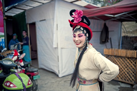 CHENGDU, CHINA-MARCH 12, 2011: Unidentified actor prepares backstage for the
Sichuan opera on March 12, 2011, in Chengdu, China.  Sichuan opera is a
Chinese folk tradition that originated in China around 1700.のeditorial素材