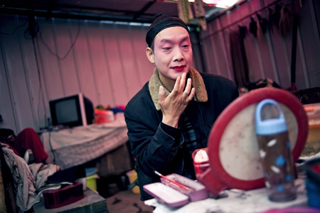 CHENGDU, CHINA-MARCH 12, 2011: Unidentified actor prepares backstage for the Sichuan opera on March 12, 2011, in Chengdu, China.  Sichuan opera is a Chinese folk tradition that originated in China around 1700.のeditorial素材