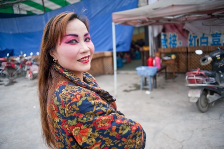 CHENGDU, CHINA-MARCH 12: Unnamed actor in the performance for the Sichuan opera on March 12, 2011,  Chengdu, it is a Chinese folk tradition that originated in China around 1700.のeditorial素材