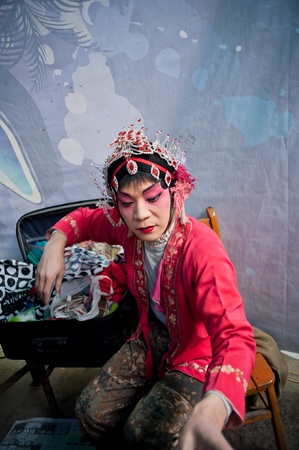 CHENGDU, CHINA-MARCH 12: Unnamed actor in the performance for the Sichuan opera on March 12, 2011,  Chengdu, it is a Chinese folk tradition that originated in China around 1700.のeditorial素材